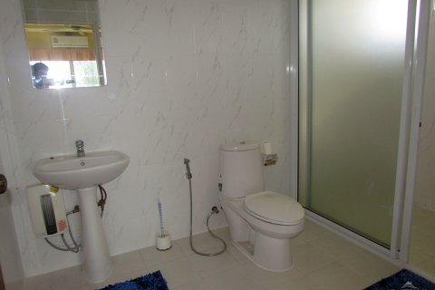Casa de 4 dormitorios en Pattaya, Tailandia № 45500 - foto 20