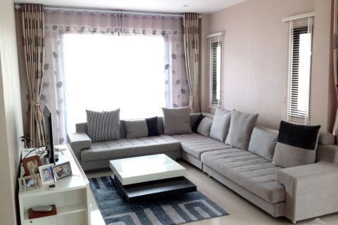 Casa de 3 dormitorios en Pattaya, Tailandia № 45460 - foto 4