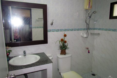 Casa de 2 dormitorios en Jomtien Beach, Pattaya, Tailandia № 45559 - foto 16