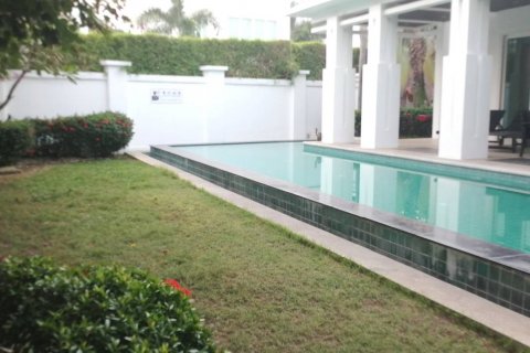 Casa de 4 dormitorios en Jomtien Beach, Pattaya, Tailandia № 45532 - foto 13