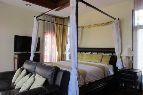 Casa de 5 dormitorios en Pattaya, Tailandia № 45552 - foto 18