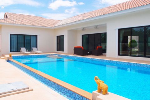 Casa de 4 dormitorios en Pattaya, Tailandia № 45518 - foto 6