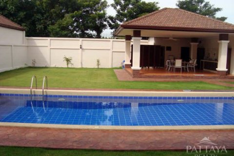 Casa de 4 dormitorios en Pattaya, Tailandia № 45517 - foto 7