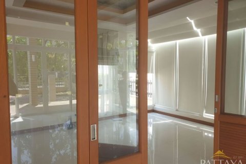 Casa de 5 dormitorios en Pattaya, Tailandia № 45522 - foto 9