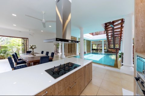 Casa de 4 dormitorios en Jomtien Beach, Pattaya, Tailandia № 45498 - foto 12