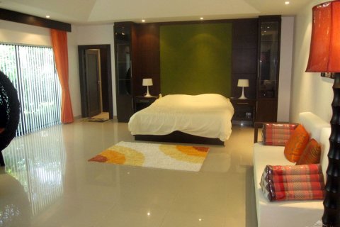 Casa de 4 dormitorios en Jomtien Beach, Pattaya, Tailandia № 45494 - foto 4