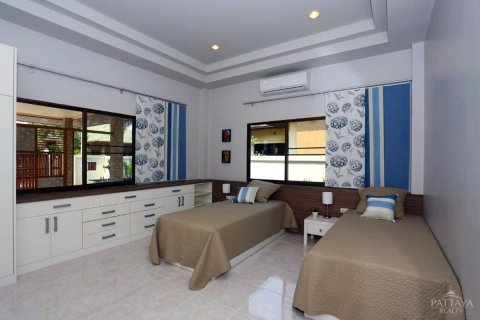 Casa de 4 dormitorios en Pattaya, Tailandia № 45461 - foto 6
