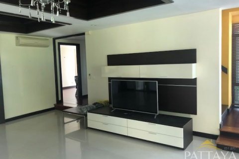Casa de 4 dormitorios en Pattaya, Tailandia № 45471 - foto 18