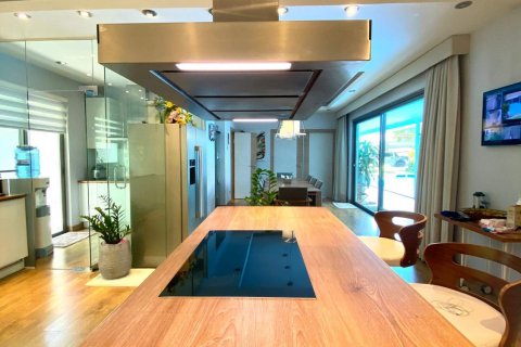 Casa de 4 dormitorios en Pattaya, Tailandia № 45478 - foto 12