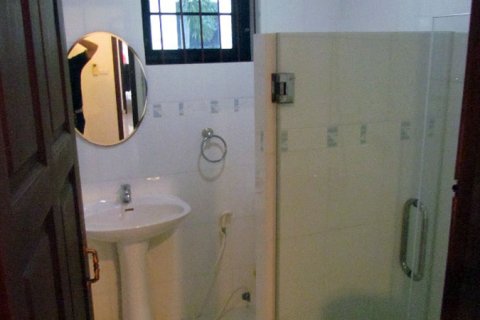 Casa de 4 dormitorios en Pattaya, Tailandia № 45430 - foto 25