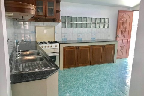 Casa de 3 dormitorios en Pattaya, Tailandia № 45544 - foto 17