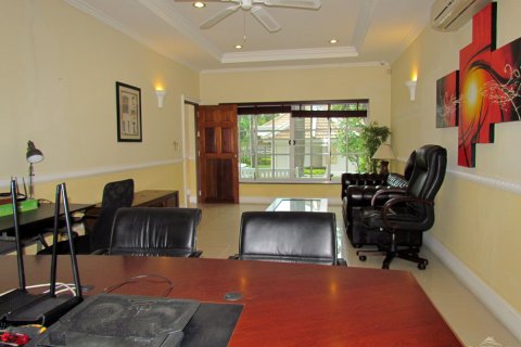 Casa de 3 dormitorios en Pattaya, Tailandia № 45435 - foto 26