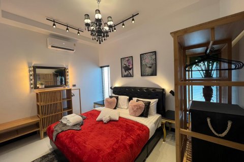 Casa de 8 dormitorios en Jomtien Beach, Pattaya, Tailandia № 45545 - foto 3