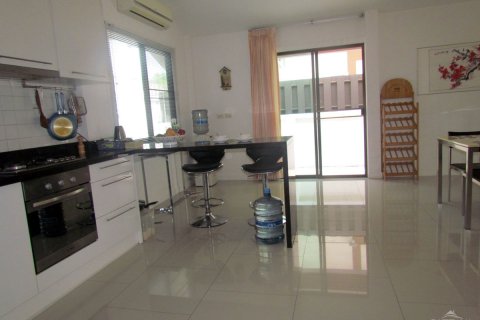 Casa de 3 dormitorios en Pattaya, Tailandia № 45432 - foto 9