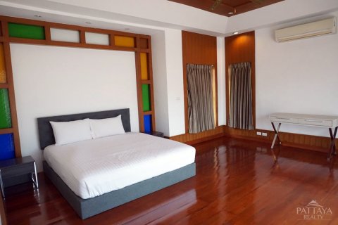 Casa de 5 dormitorios en Pattaya, Tailandia № 45508 - foto 30