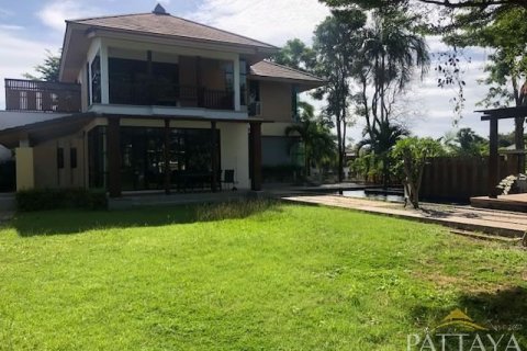Casa de 4 dormitorios en Pattaya, Tailandia № 45471 - foto 2
