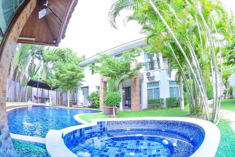 Casa de 7 dormitorios en Pattaya, Tailandia № 45488 - foto 15