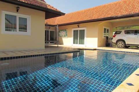 Casa de 4 dormitorios en Pattaya, Tailandia № 45512