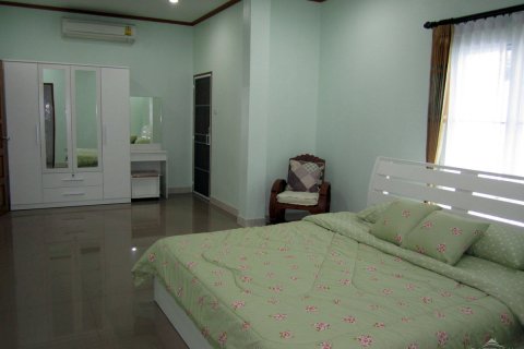 Casa de 5 dormitorios en Jomtien Beach, Pattaya, Tailandia № 45502 - foto 28