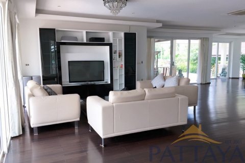 Casa de 3 dormitorios en Pattaya, Tailandia № 45499 - foto 25