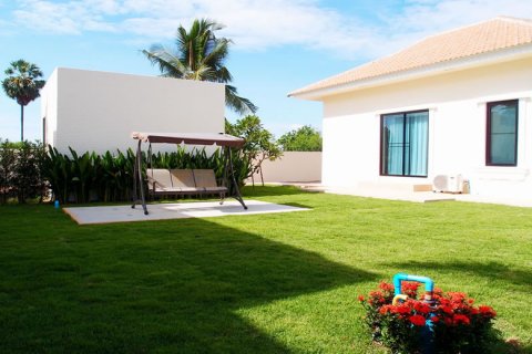 Casa de 4 dormitorios en Pattaya, Tailandia № 45518 - foto 5
