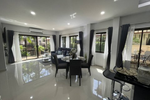 Casa de 4 dormitorios en Pattaya, Tailandia № 45489 - foto 8