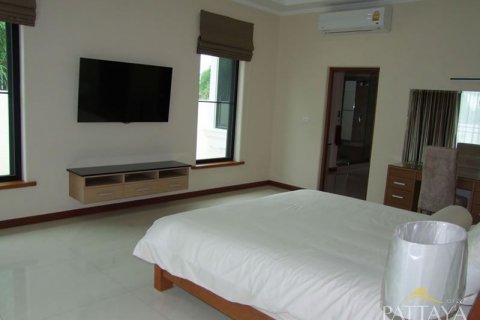 Casa de 4 dormitorios en Pattaya, Tailandia № 45437 - foto 4