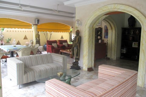 Casa de 3 dormitorios en Jomtien Beach, Pattaya, Tailandia № 45495 - foto 10