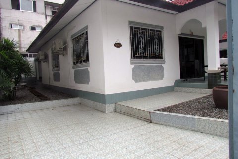 Casa de 2 dormitorios en Jomtien Beach, Pattaya, Tailandia № 45559 - foto 2