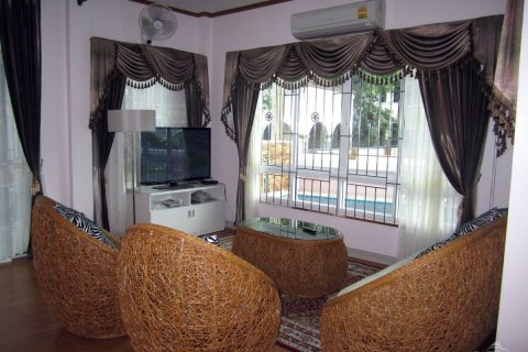 Casa de 5 dormitorios en Jomtien Beach, Pattaya, Tailandia № 45502 - foto 4