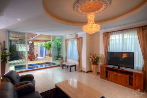 Casa de 4 dormitorios en Pattaya, Tailandia № 45497 - foto 17