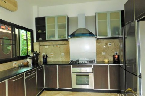 Casa de 3 dormitorios en Pattaya, Tailandia № 45476 - foto 12