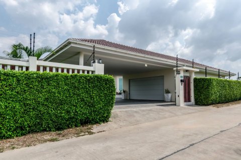 Casa de 4 dormitorios en Pattaya, Tailandia № 45527
