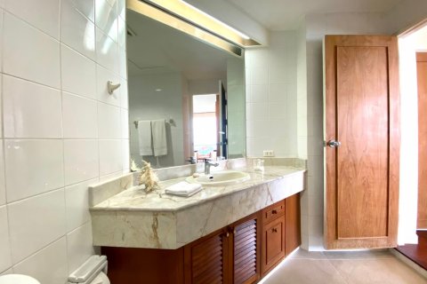 Condominio de 3 dormitorios en Pattaya, Tailandia № 45391 - foto 26