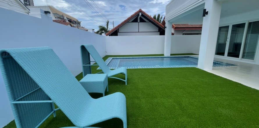 Casa de 4 dormitorios en Jomtien Beach, Pattaya, Tailandia № 23856