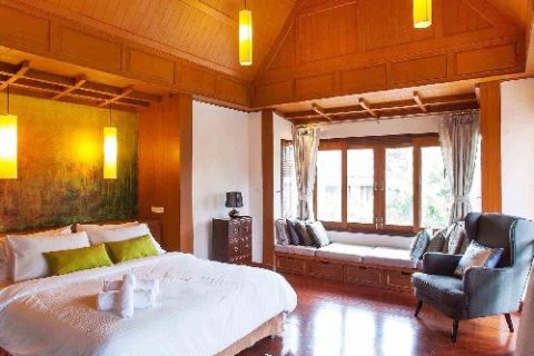 Casa de 4 dormitorios en Pattaya, Tailandia № 45470 - foto 3