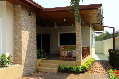 Casa de 4 dormitorios en Pattaya, Tailandia № 45461 - foto 19