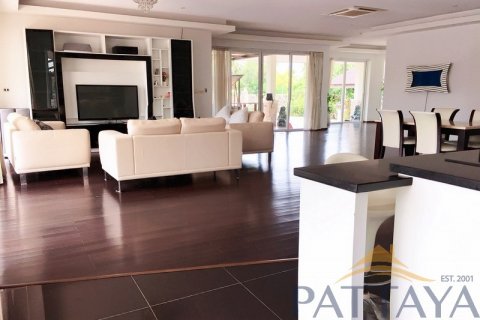 Casa de 3 dormitorios en Pattaya, Tailandia № 45499 - foto 20