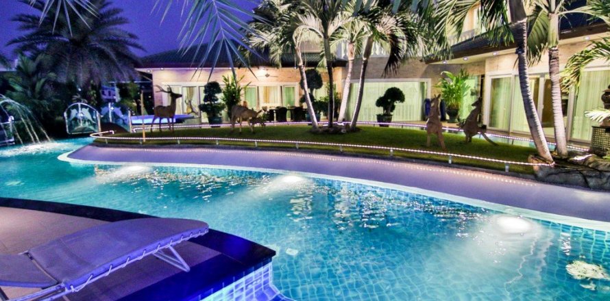 Casa de 4 dormitorios en Pattaya, Tailandia № 45483