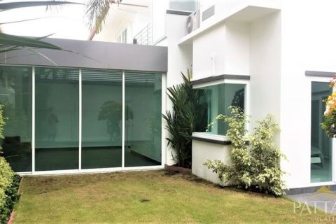 Casa de 5 dormitorios en Pattaya, Tailandia № 45475 - foto 3