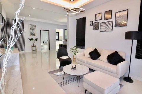 Casa de 3 dormitorios en Bang Lamung, Tailandia № 46327 - foto 3