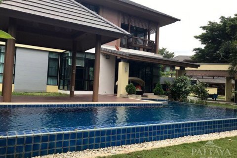 Casa de 4 dormitorios en Pattaya, Tailandia № 45496 - foto 7
