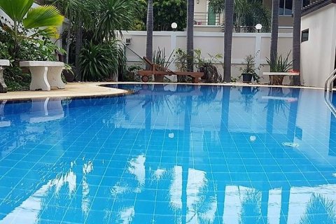 Casa de 5 dormitorios en Pattaya, Tailandia № 45526