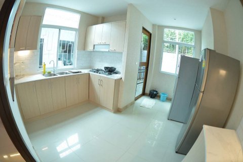Casa de 7 dormitorios en Pattaya, Tailandia № 45488
