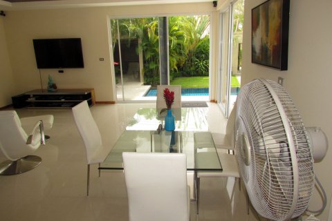 Casa de 3 dormitorios en Pattaya, Tailandia № 45503 - foto 16
