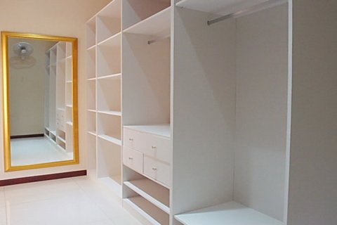 Casa de 4 dormitorios en Pattaya, Tailandia № 45518 - foto 19