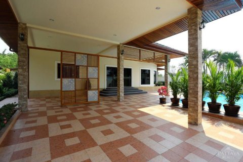 Casa de 4 dormitorios en Pattaya, Tailandia № 45461 - foto 24
