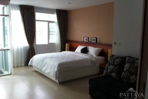 Casa de 3 dormitorios en Jomtien Beach, Pattaya, Tailandia № 45456 - foto 2