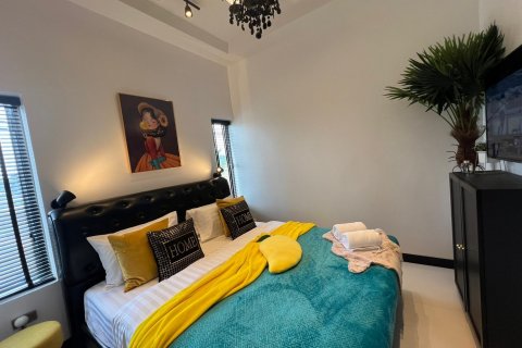 Casa de 8 dormitorios en Jomtien Beach, Pattaya, Tailandia № 45545 - foto 20