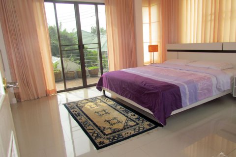 Casa de 3 dormitorios en Pattaya, Tailandia № 45432 - foto 20